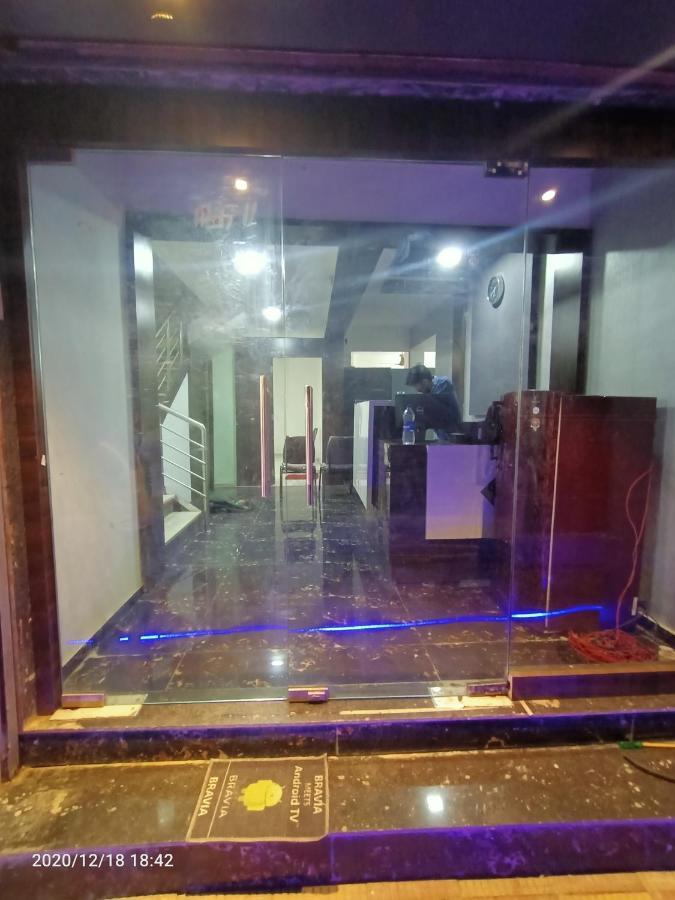ת'יין Hotel Riviera Residency מראה חיצוני תמונה