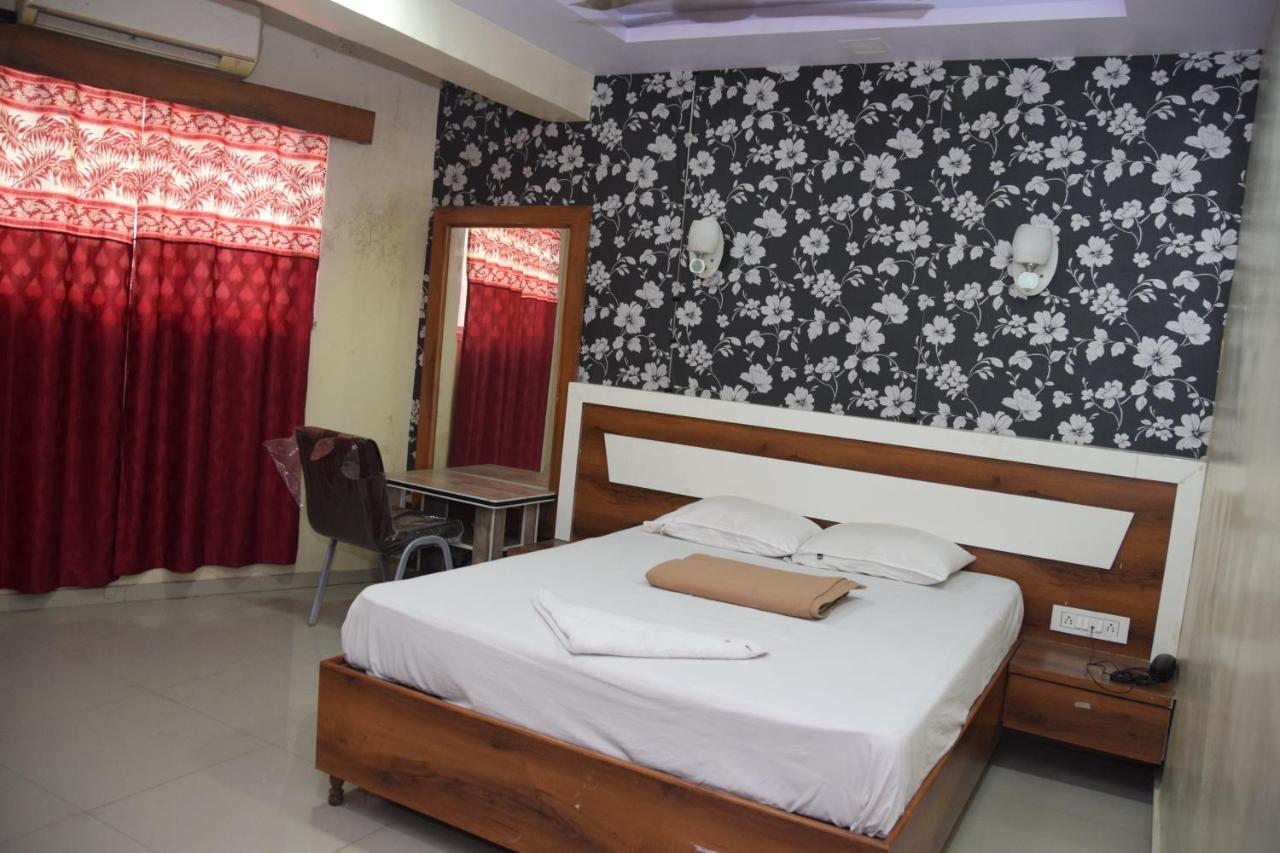 ת'יין Hotel Riviera Residency מראה חיצוני תמונה
