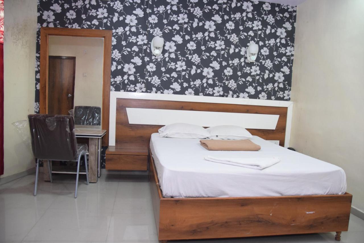 ת'יין Hotel Riviera Residency מראה חיצוני תמונה